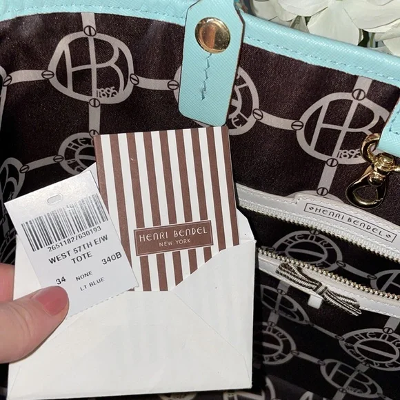 Henri Bendel - Picture 3 of 7